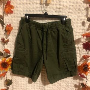 boy's shorts size M green color OLD NAVY